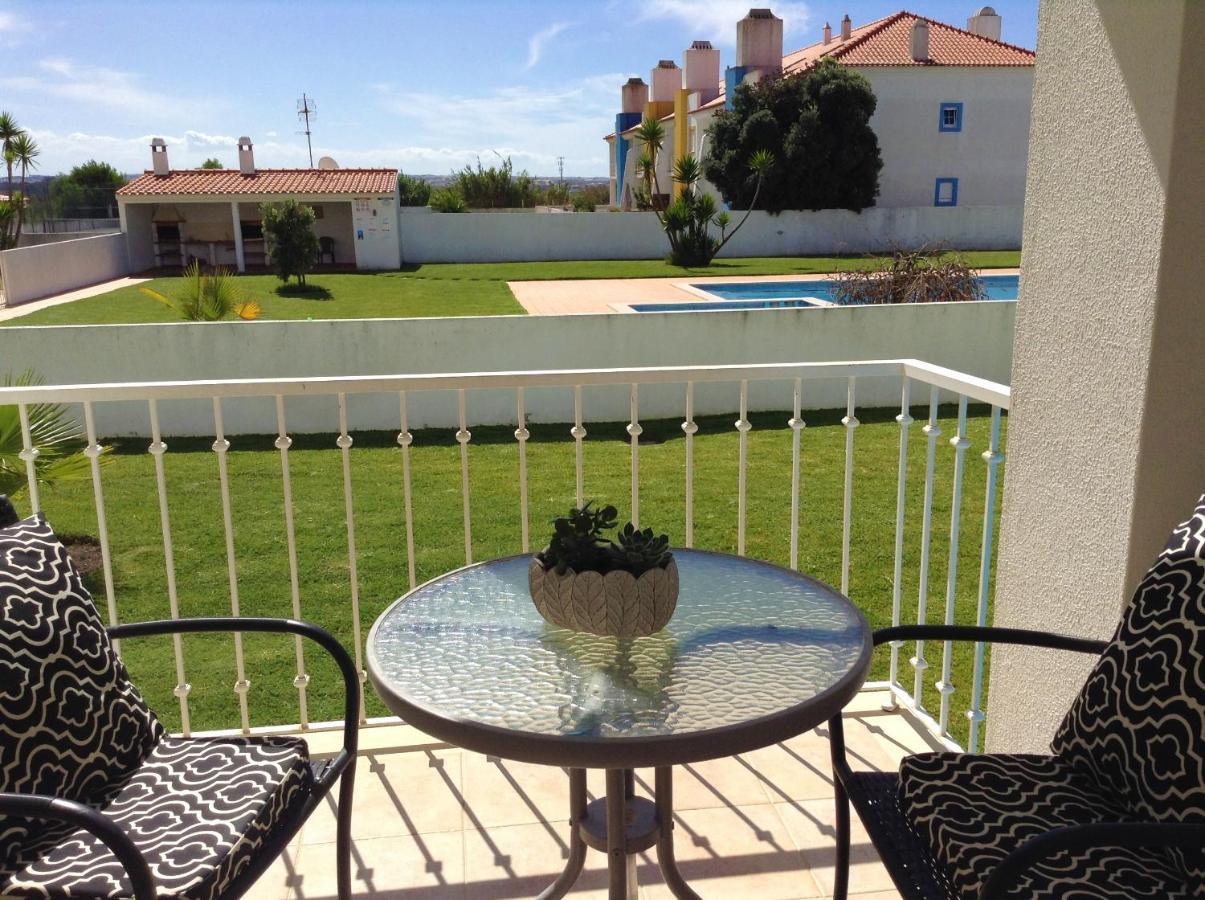 Palmeiras Apartement - T1 Com Piscina Baleal Luaran gambar