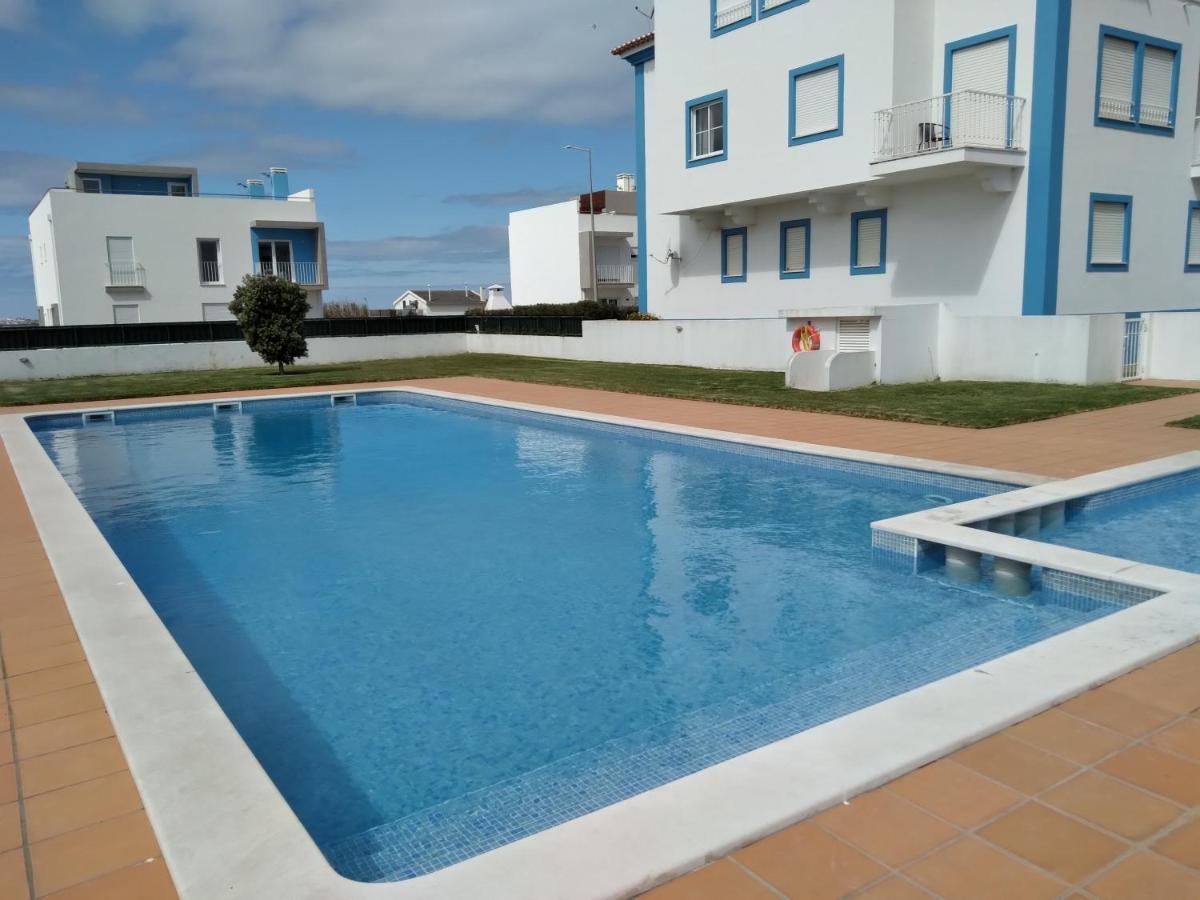 Palmeiras Apartement - T1 Com Piscina Baleal Luaran gambar