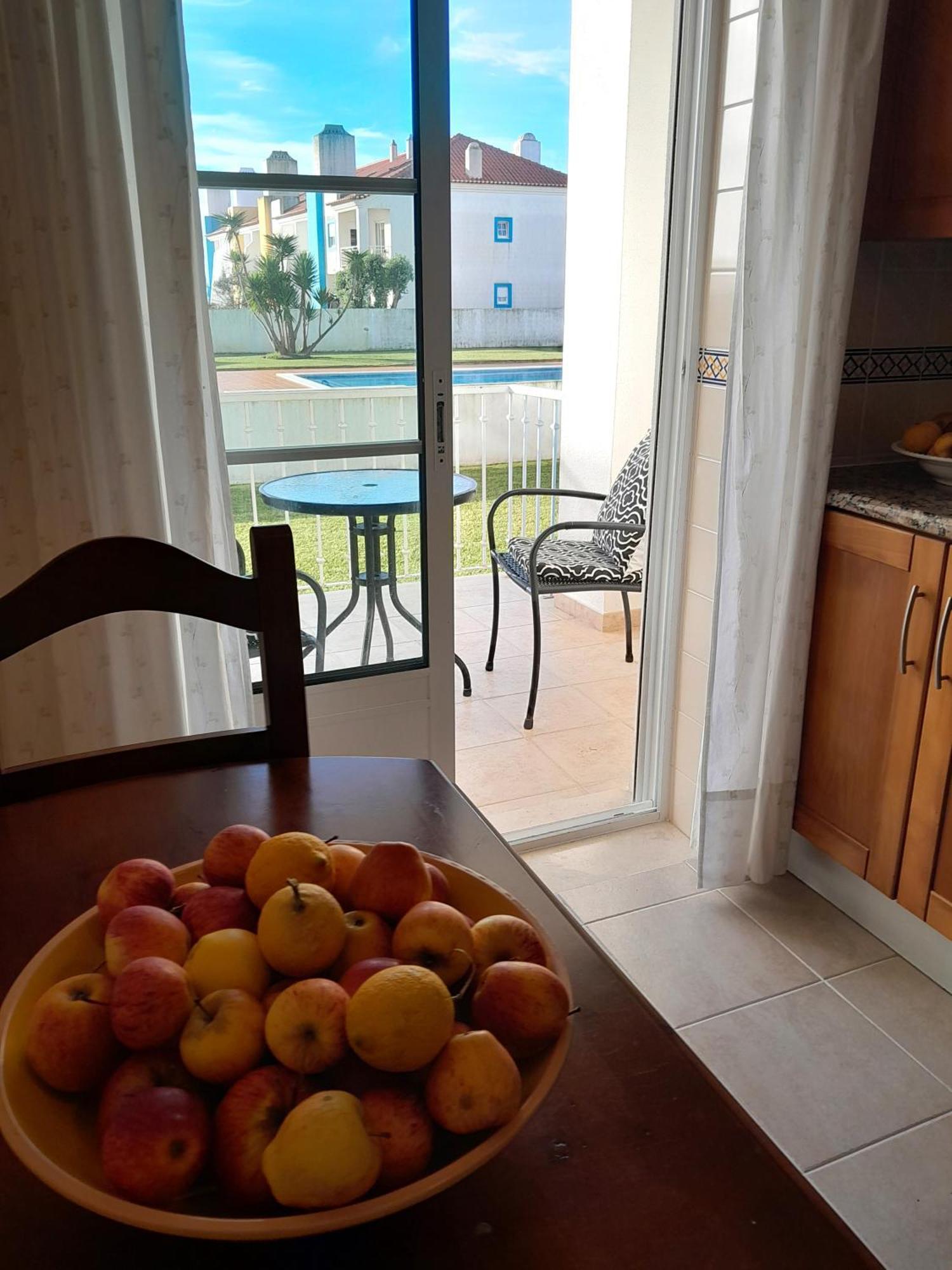 Palmeiras Apartement - T1 Com Piscina Baleal Luaran gambar