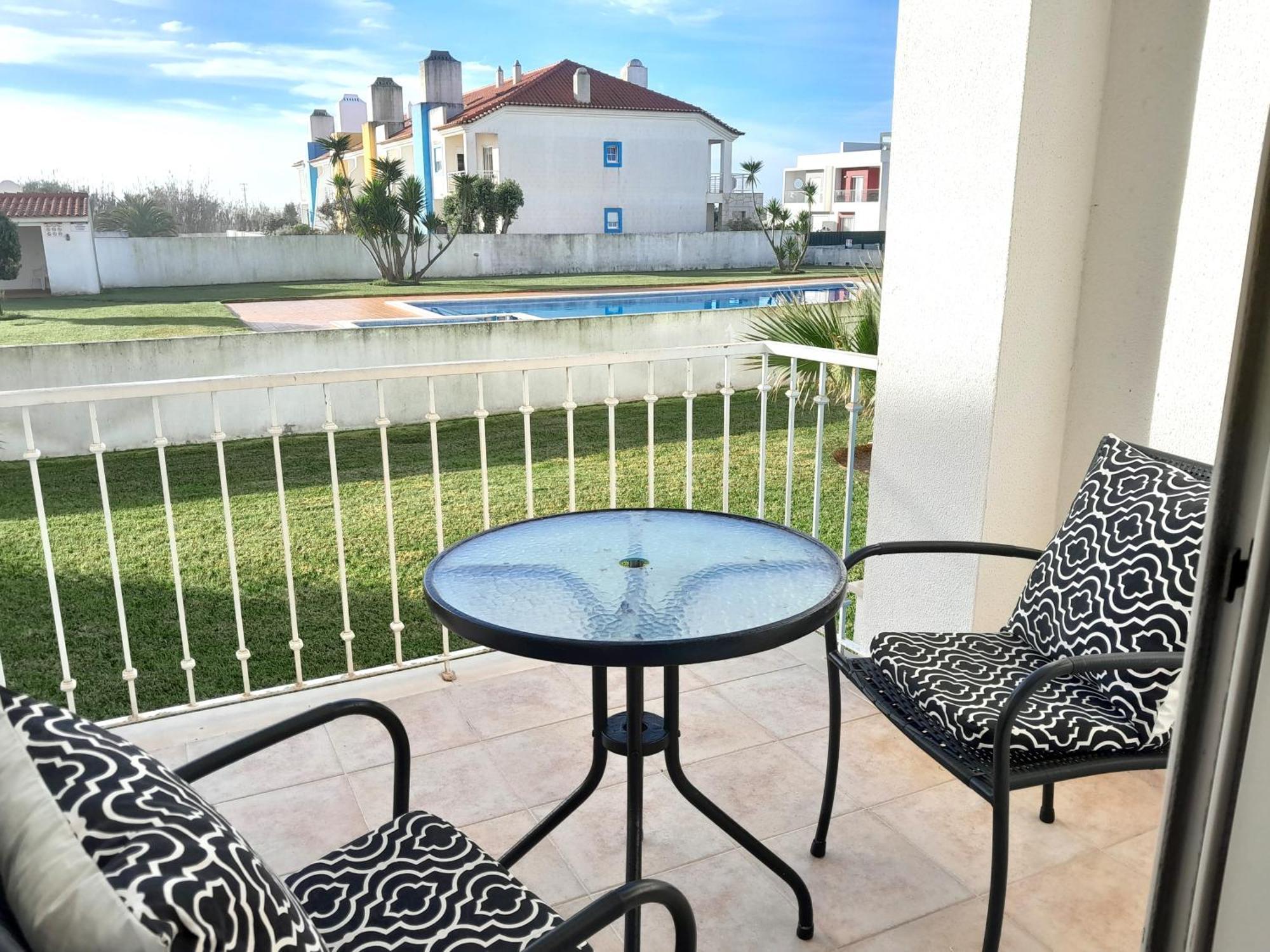 Palmeiras Apartement - T1 Com Piscina Baleal Luaran gambar